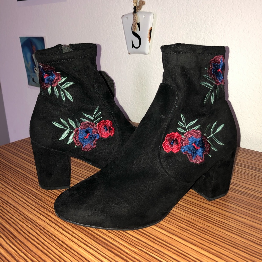 Floral black booties, only worn once